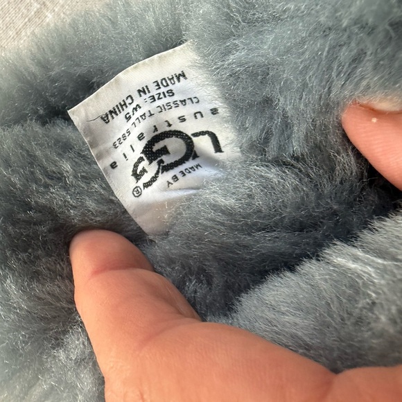 UGGs ladies slate gray size 5 very good condition cool grey color. - Picture 13 of 15